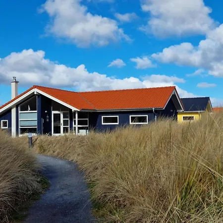 Grobenbrode Split-wing House *